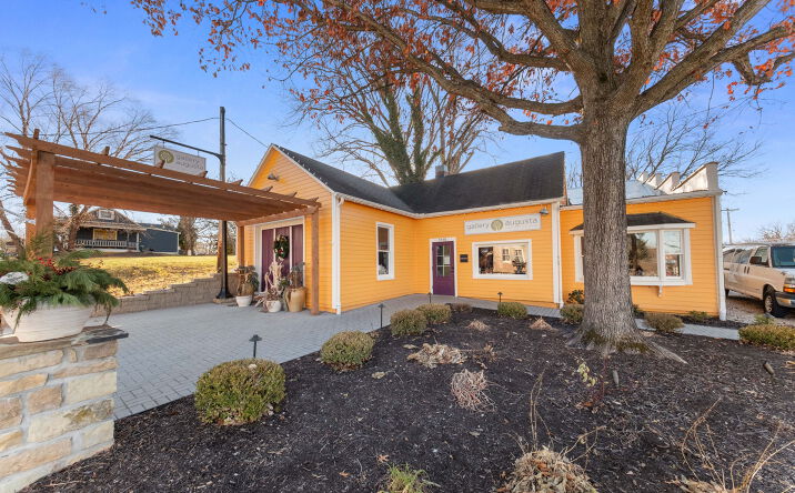 Pictures of Mixed Use, Retail property located at 5558 Walnut St, Augusta, MO 63332 for sales - image #1