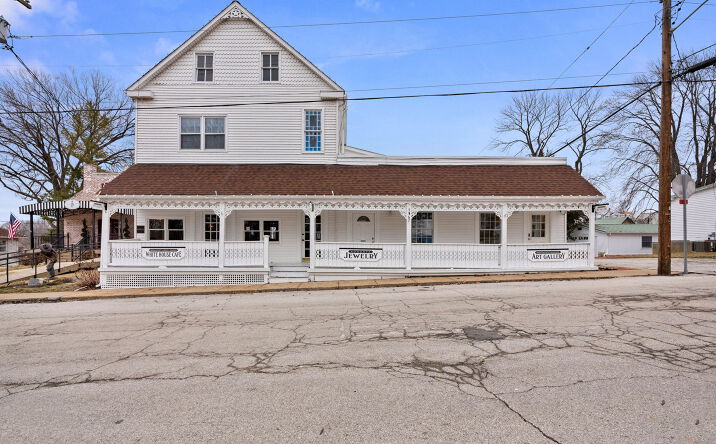 Pictures of Mixed Use, Retail property located at 5567 Walnut St, Augusta, MO 63332 for sales - image #1