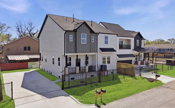 Pictures of Multifamily property located at 2306 Langley Rd, Houston, TX 77093 for sales - image #1