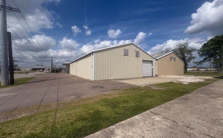 Pictures of Industrial, Office property located at 195 S 4th St, Beaumont, TX 77701 for sales - image #1