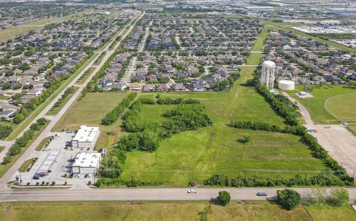Pictures of Land property located at NEC of E. Pasadena Blvd. & East Blvd., Deer Park, TX 77536 for sales - image #1