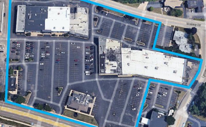 Pictures of Retail, Office property located at 3800 E. State Street, Rockford, IL 08619 for sales - image #1