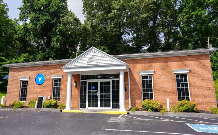 Pictures of Retail, Office, Mixed Use property located at 216 W Ravine Rd, Kingsport, TN 37660 for sales - image #1