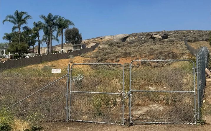 Pictures of Land property located at 3829 Scenic, Riverside, CA 92509 for sales - image #1