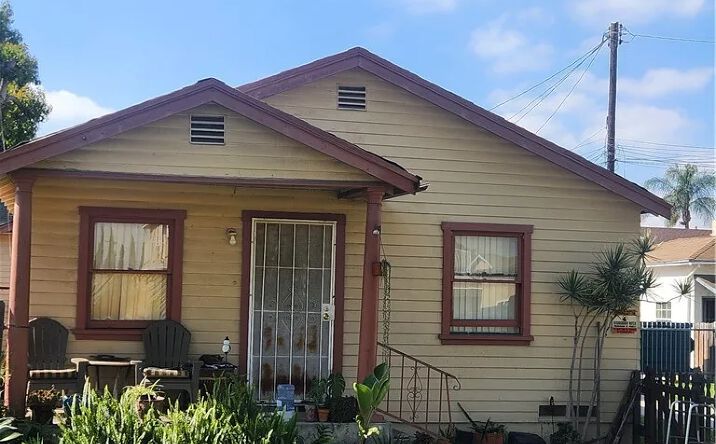 Pictures of Multifamily property located at 9724 Walnut, Bellflower, CA 90706 for sales - image #1