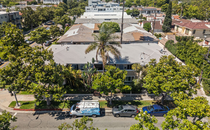 Pictures of Multifamily property located at 272 S Doheny Dr, Beverly Hills, CA 90211 for sales - image #1