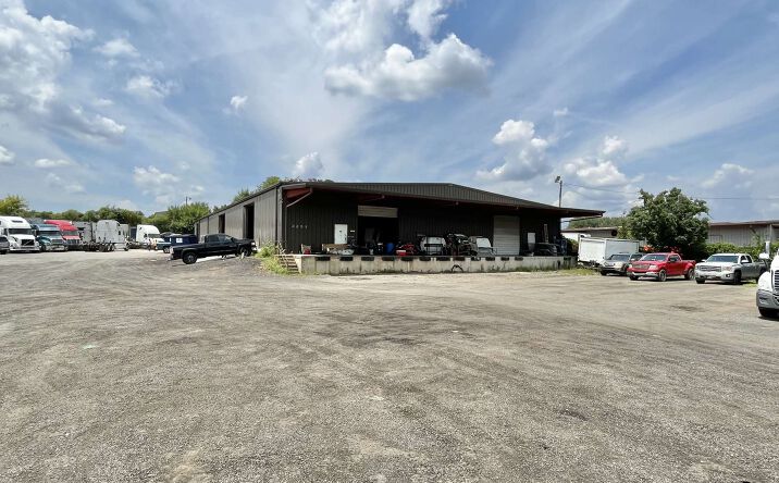 Pictures of Industrial property located at 3251 Robinson Circle, Charlotte, NC 28206 for sales - image #1
