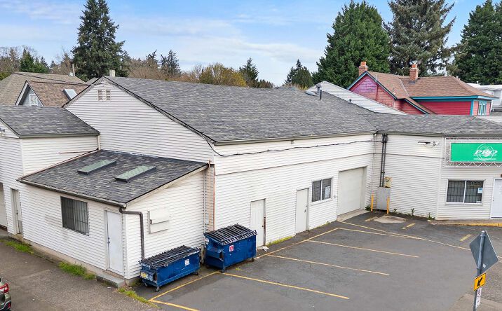 Pictures of Retail, Office, Mixed Use property located at 828 SE 35th Ave, Portland, OR 97214 for sales - image #1