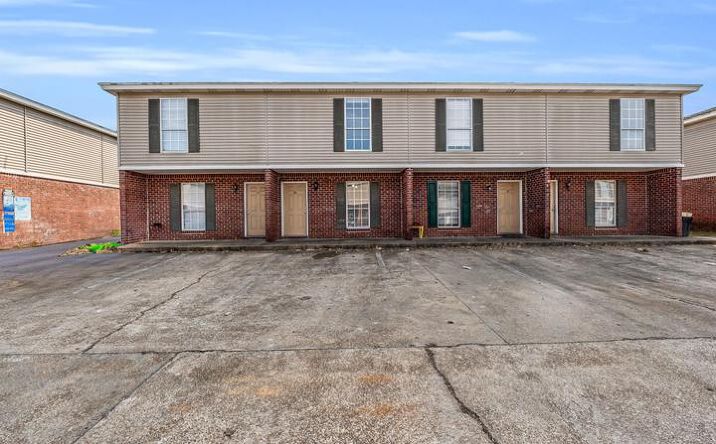 Pictures of Multifamily property located at 1301 Louisville St. Apt. 47-48 Street, Starkville, MS 39759 for sales - image #1