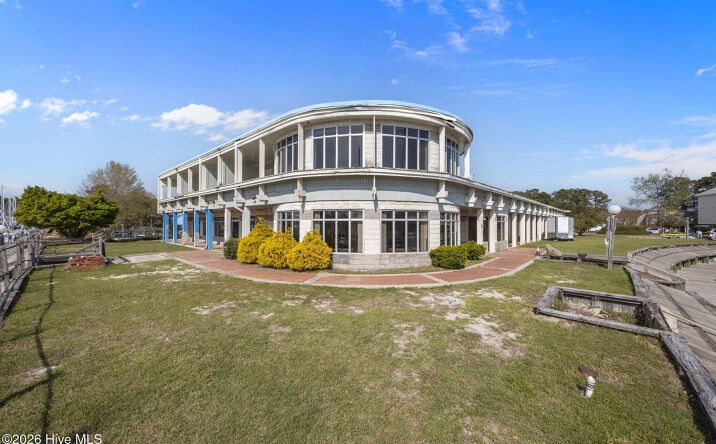 Pictures of Retail, Office, Mixed Use property located at 100 Marina Drive, New Bern, NC 28560 for sales - image #1