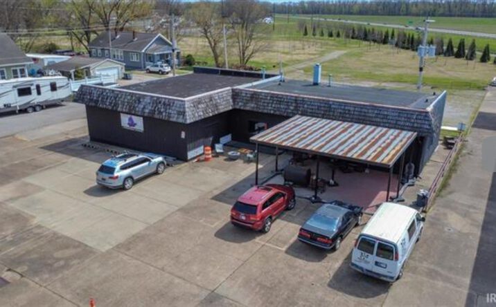 Pictures of Retail property located at 15 E Riverside Dr, Evansville, IN 47713 for sales - image #1