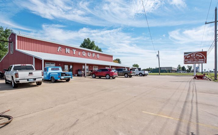 Pictures of Mixed Use, Office, Special Purpose, Retail, Industrial property located at 2001 S Hwy 69 Highway, Wagoner, OK 74467 for sales - image #1