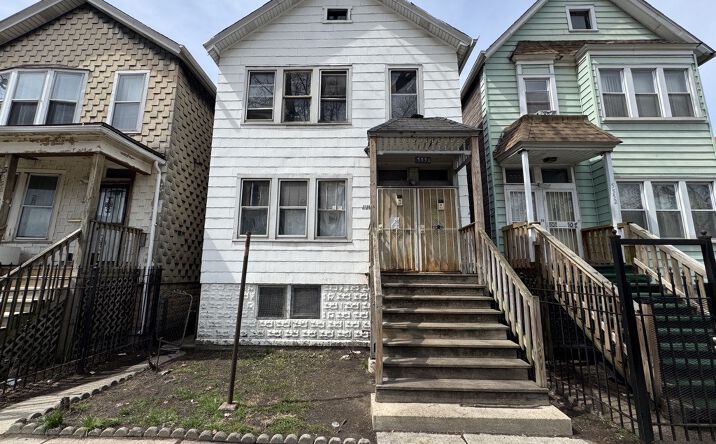 Pictures of Multifamily property located at 5556 S Princeton Avenue, Chicago, IL 60621 for sales - image #1