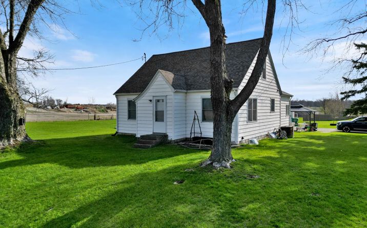 Pictures of Special Purpose property located at 5290 N State Road 15 Road, Warsaw, IN 46582 for sales - image #1