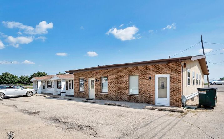 Pictures of Retail property located at 1112 E Railroad St, Sandwich, IL 60548 for sales - image #1