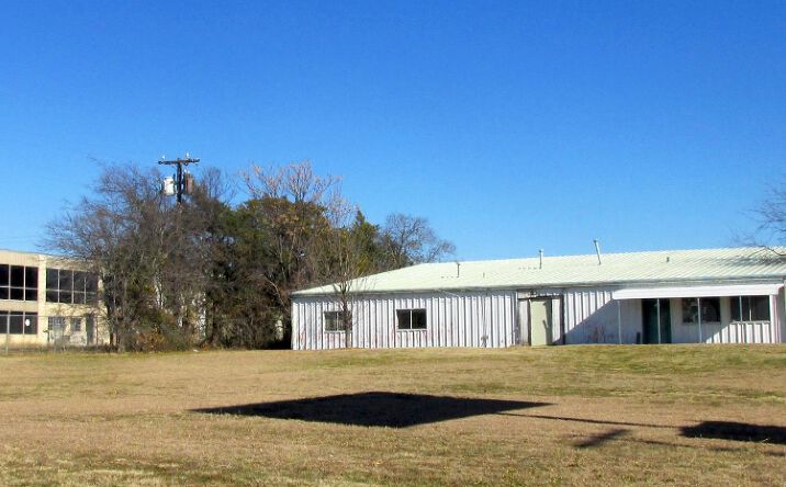 Pictures of Industrial property located at 2402-2420 N I-35E, Lancaster, TX 75134 for sales - image #1