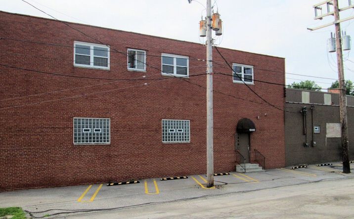 Pictures of Industrial property located at 18460 Syracuse Avenue, Cleveland, OH 44110 for comps - image #1