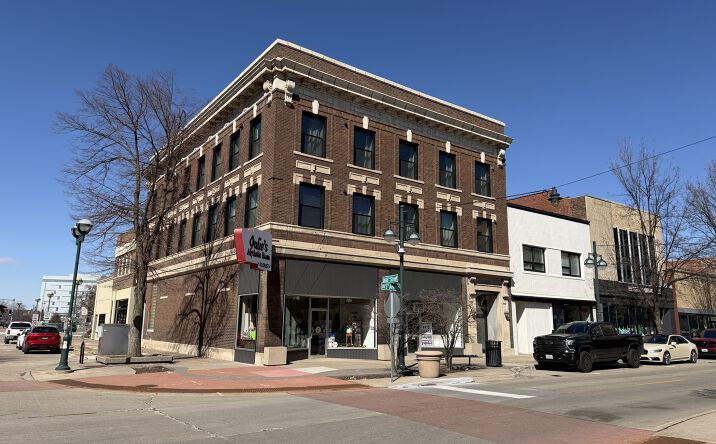 Pictures of Mixed Use, Multifamily property located at 1601 5th Ave, Moline, IL 61265 for sales - image #1