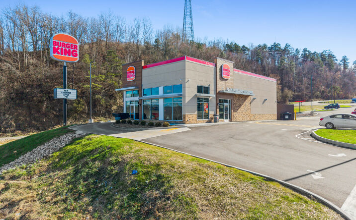 Pictures of Retail property located at 40 Town Hill Rd, Louisa, KY 41230 for sales - image #1