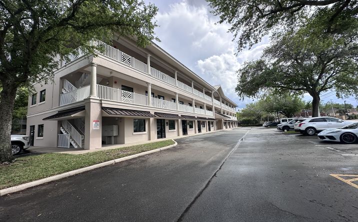 Pictures of Office property located at 2813 S Hiawassee Rd, Orlando, FL 32835 for sales - image #1