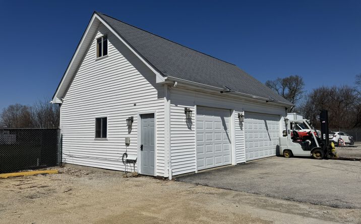 Pictures of Industrial, Self Storage, Mixed Use property located at 220 Keyes Ave, Hampshire, IL 60140 for sales - image #1