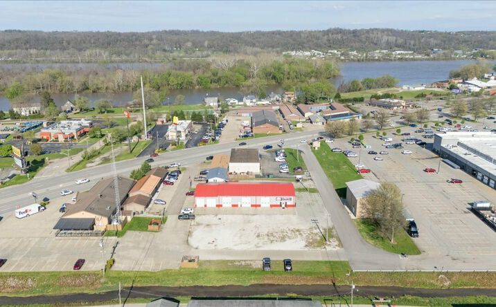 Pictures of Industrial property located at 1010 10th St, Vienna, WV 26105 for sales - image #1