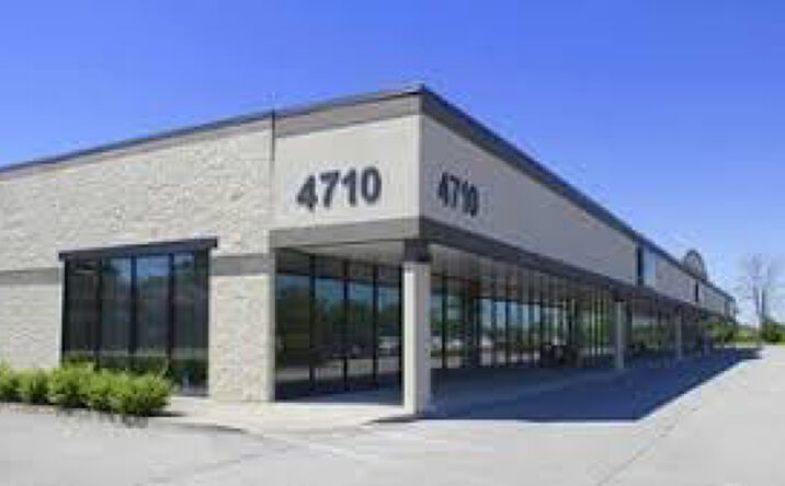 Pictures of Office, Retail property located at 4710 Champions Trace Ln, Louisville, KY 40218 for sales - image #1