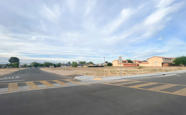 Pictures of Land property located at SE Powhatan Road & Rancherias Rd, Apple Valley, CA 92308 for sales - image #1