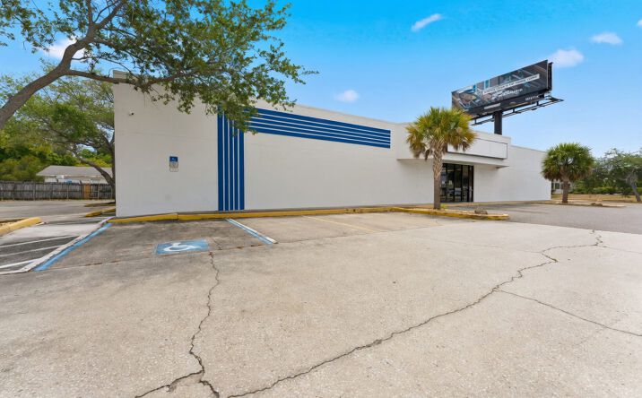 Pictures of Office, Retail property located at 4801 66th St N, Kenneth City, FL 33709 for sales - image #1
