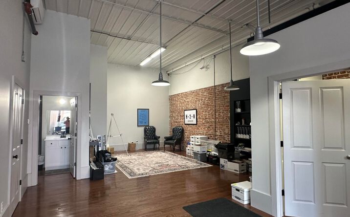 Pictures of Mixed Use, Multifamily, Office property located at 826 S Main St, Joplin, MO 64801 for sales - image #1
