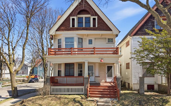 Pictures of Multifamily property located at 3176 N Richards St, Milwaukee, WI 53212 for sales - image #1