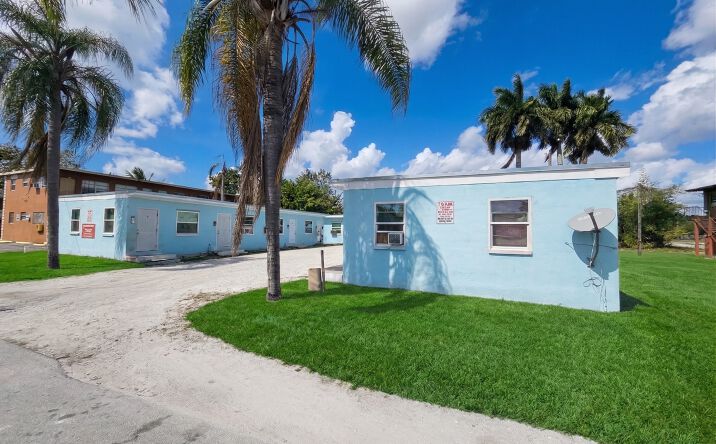 Pictures of Multifamily property located at 625 W Ave A, Belle Glade, FL 33430 for sales - image #1
