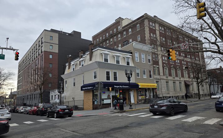 Pictures of Mixed Use, Retail property located at 664 Bergen Ave, Jersey City, NJ 07304 for sales - image #1