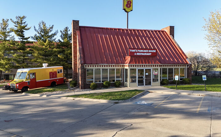 Pictures of Retail property located at 1700 Fredrick Lane, Normal, IL 61761 for sales - image #1