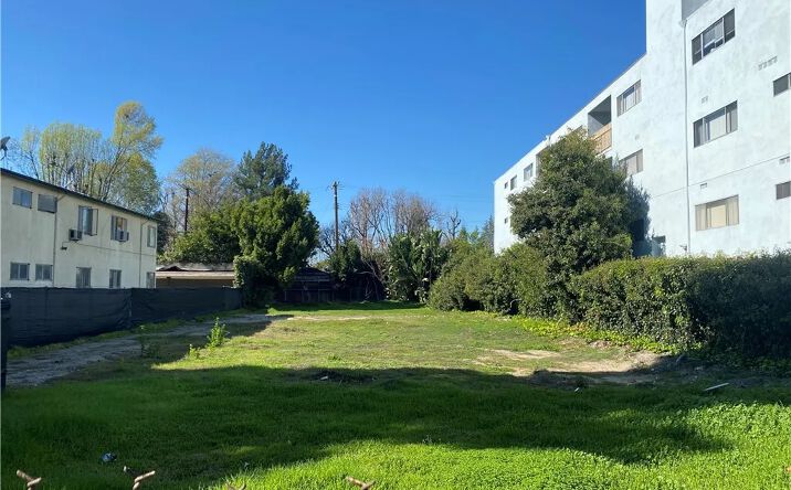 Pictures of Land property located at 4615 Fulton, Sherman Oaks, CA 91423 for sales - image #1