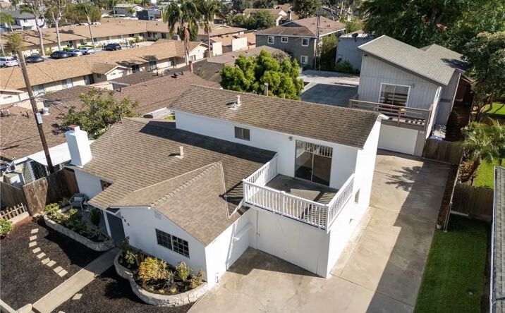 Pictures of Multifamily property located at 685 Center St., Costa Mesa, CA 92627 for sales - image #1