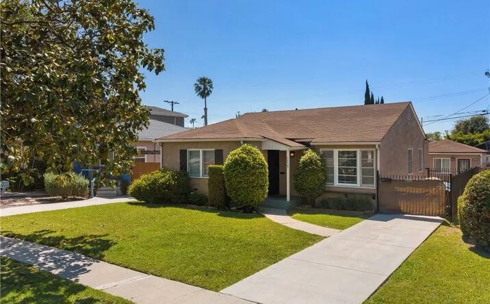 Pictures of Multifamily property located at 2939 Kelton Avenue, Los Angeles, CA 90064 for sales - image #1