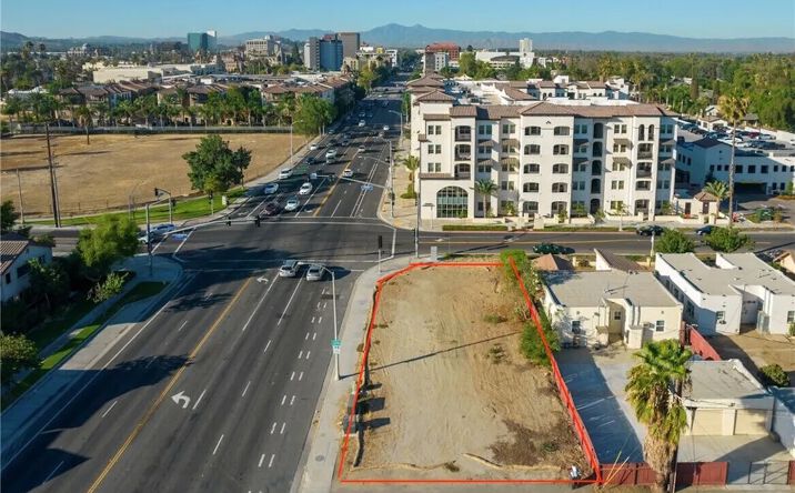 Pictures of Land property located at 3071 Market, Riverside, CA 92501 for sales - image #1