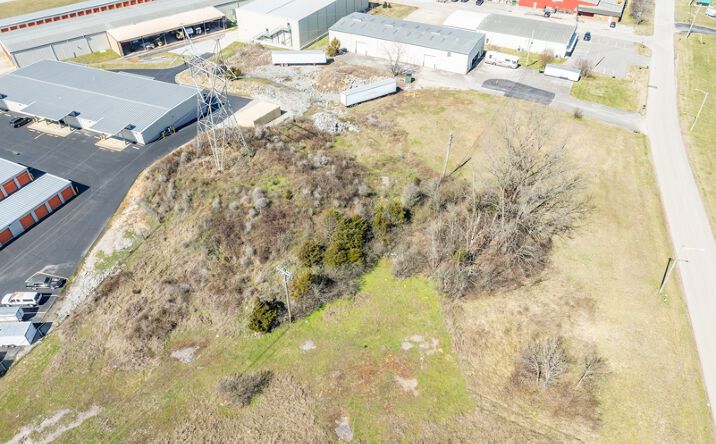Pictures of Land property located at 1 Tradewind Dr, Columbia, TN 38401 for sales - image #1