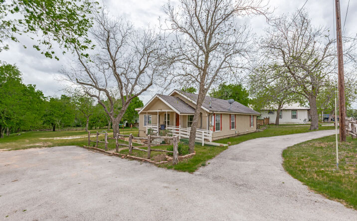 Pictures of Retail, Office, Mixed Use property located at 201 Church Hill Lane, Liberty Hill, TX 78642 for sales - image #1