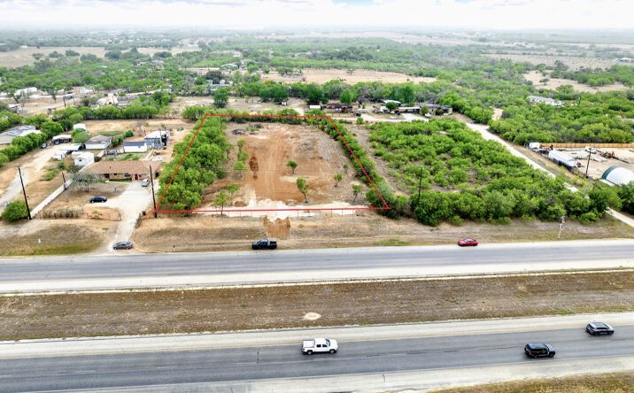 Pictures of Land property located at 11680 US Hwy 87 E, Adkins, TX 78101 for sales - image #1