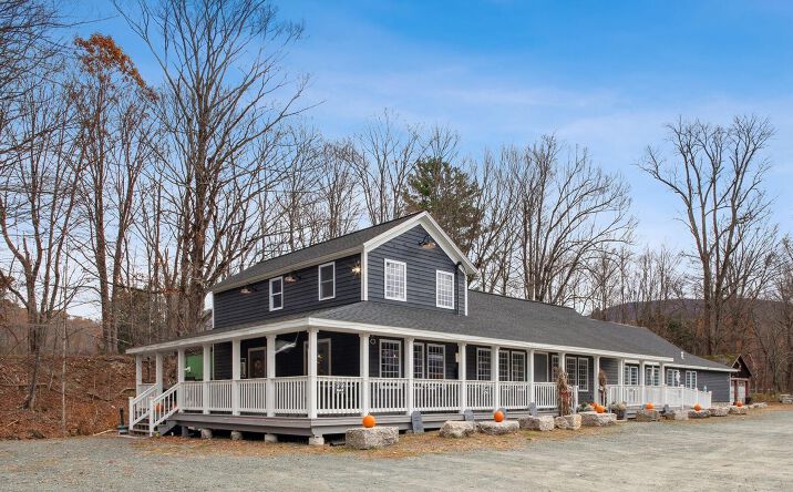 Pictures of Retail property located at 17 Cherry Plain Square, Berlin, NY 12022 for sales - image #1