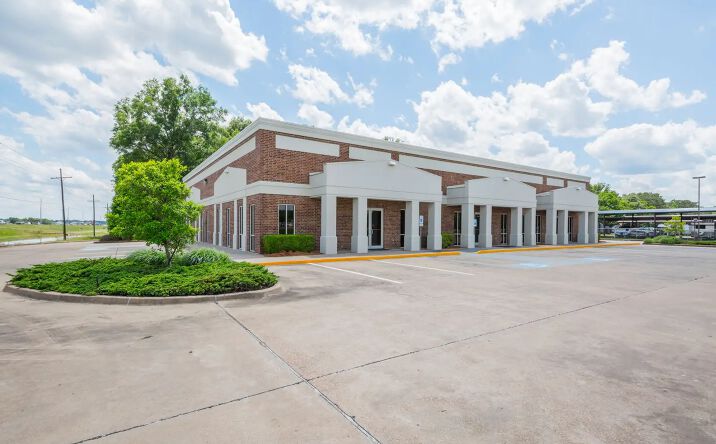 Pictures of Office property located at 3995 Sterlington Rd, Monroe, LA 71203 for sales - image #1