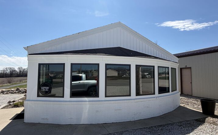 Pictures of Retail, Office, Industrial property located at 936 E Us Highway 30, Carroll, IA 51401 for sales - image #1