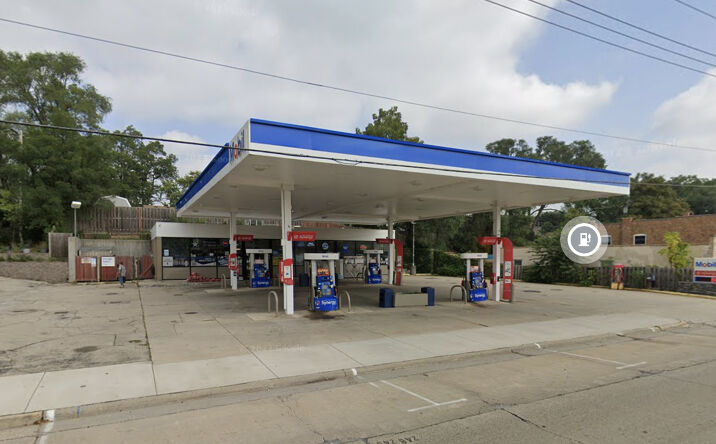 Pictures of Business for Sale, Retail property located at 400 Northwest Highway, Fox River Grove, IL 60021 for sales - image #1