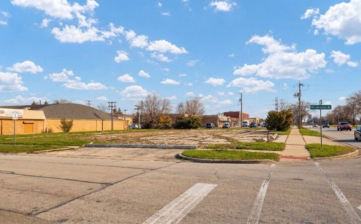 Pictures of Land property located at 525 S Addison Road, Addison, IL 60101 for sales - image #1