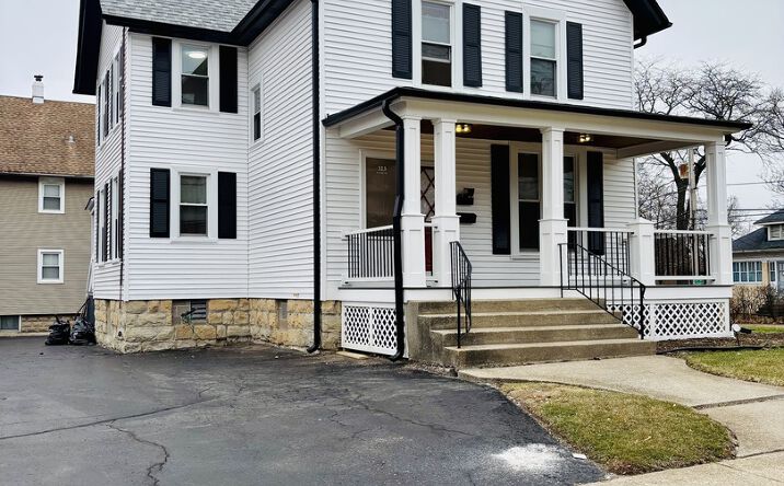 Pictures of Multifamily property located at 323 S Hale Street, Wheaton, IL 60187 for sales - image #1