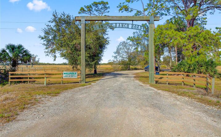 Pictures of Land property located at 30003 SW Martin Hwy, Okeechobee, FL 34974 for sales - image #1