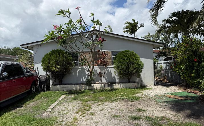 Pictures of Multifamily property located at 9283 SW 39th St, Miami, FL 33165 for sales - image #1