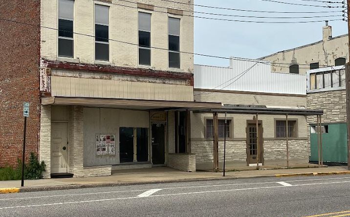 Pictures of Retail, Mixed Use property located at 528 & 538 E. Broadway, Alton, IL 62002 for sales - image #1
